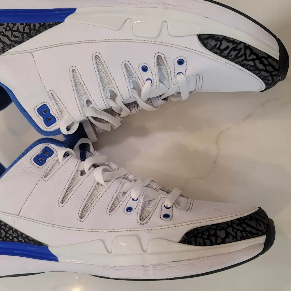 Jordan Men's White Blue Athletic Shoes with Gray Elephant Print